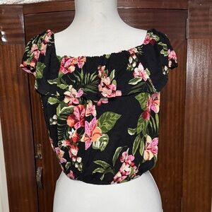 Floral flutter collared Top
